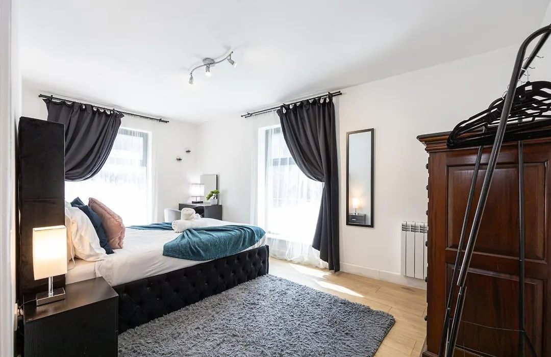 Stylish 2-Bed Apartment In Manchester City Centre-1